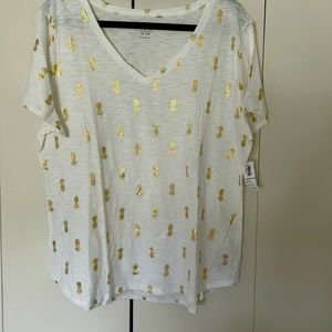 Gold pineapple print tshirt